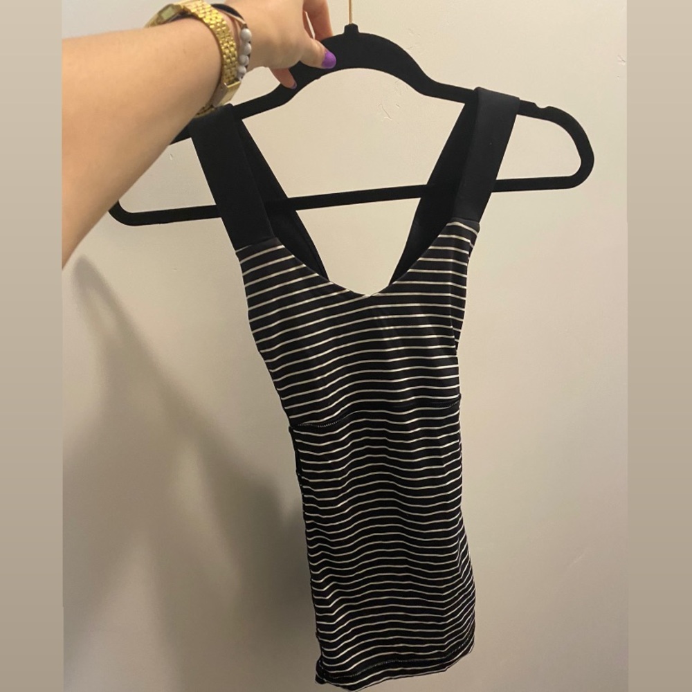 Lululemon striped fitted top